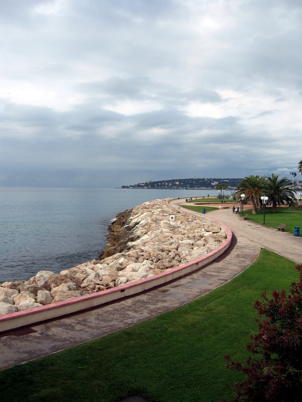 Набережная в Ментоне, Франция. Фото 1 – фотографии Франции