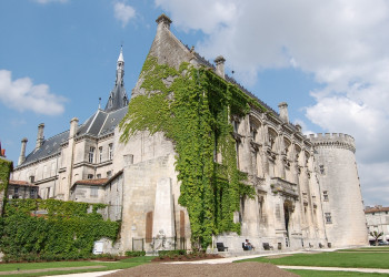 Замок в Ангулеме, Франция – фотографии Франции