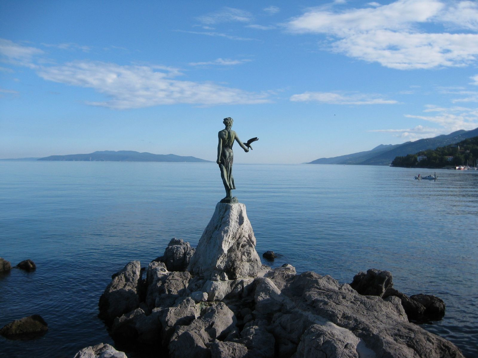 Памятник в Опатии, Хорватия. Фото 2 – фотографии Хорватии