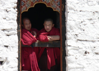 Монахи – фотографии Бутана