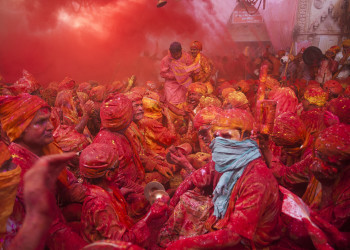Один из многочисленных фестивалей в Индии – фотографии Индии