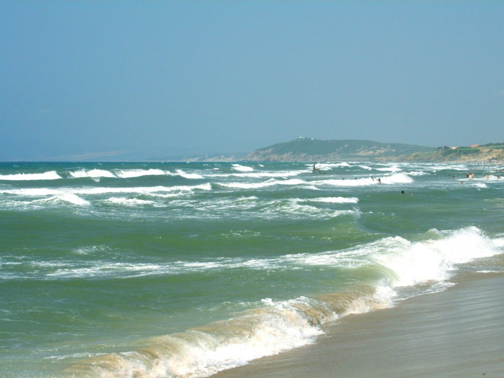 Волны на острове Табарка, Северный Тунис – фотографии Туниса