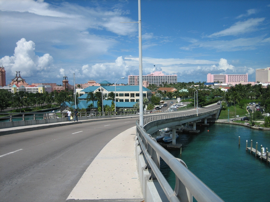 Мост на острове Парадайз Айленд, Багамские острова. Фото 3 – фотографии Багамских островов