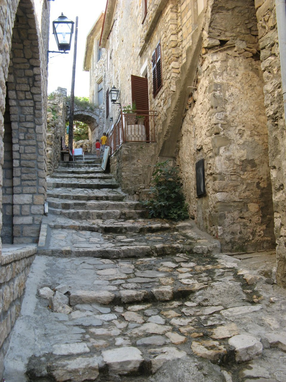 Улица в Ульцинь, Черногория. Фото 1 – фотографии Черногории