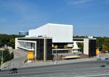 Театр в Ростове – фотографии России