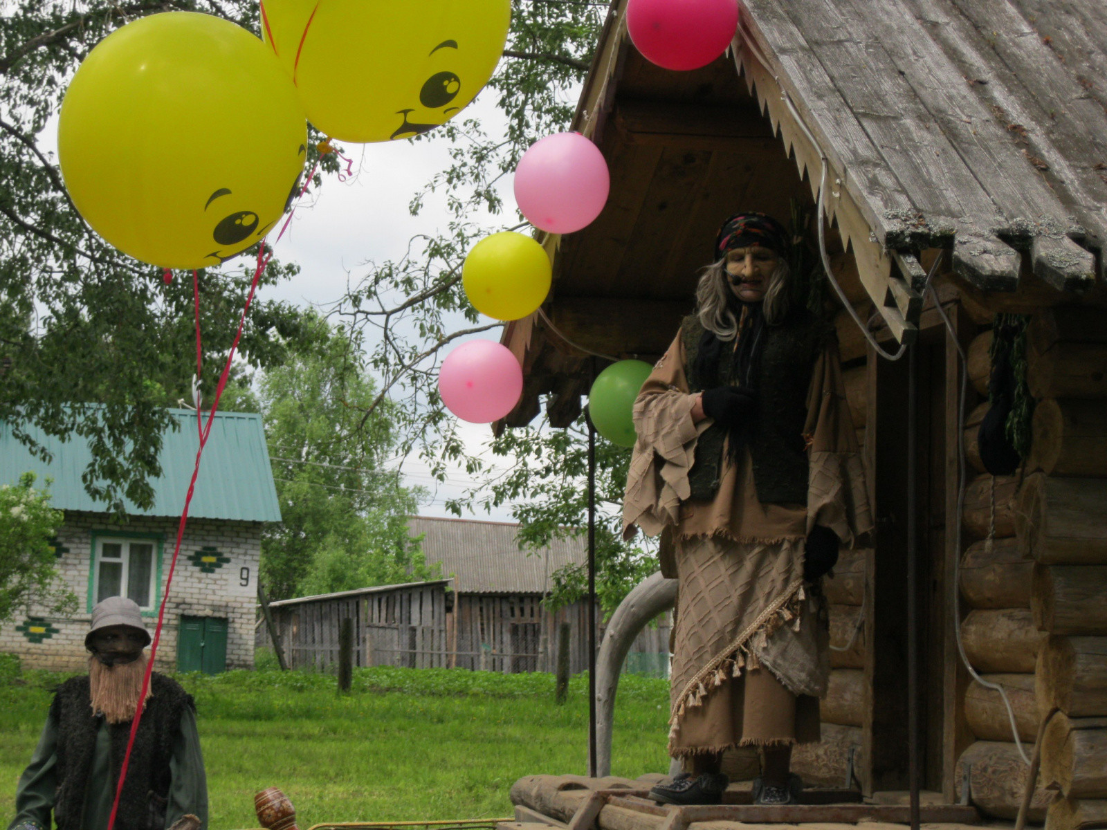 Дом Баба-Яги в селе Кукобой – фотографии России