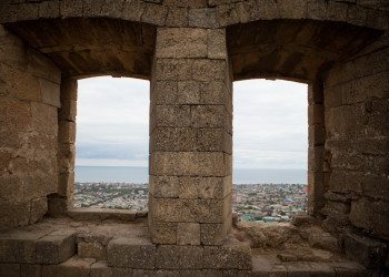 Вид с крепости Нарын-Кала на Дербент, Дагестан. Фото 1 – фотографии России