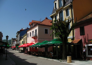 Улица в Цетине, Черногория. Фото 7 – фотографии Черногории