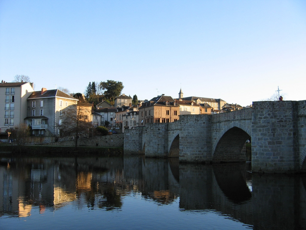 Река в Лиможе, Франция – фотографии Франции