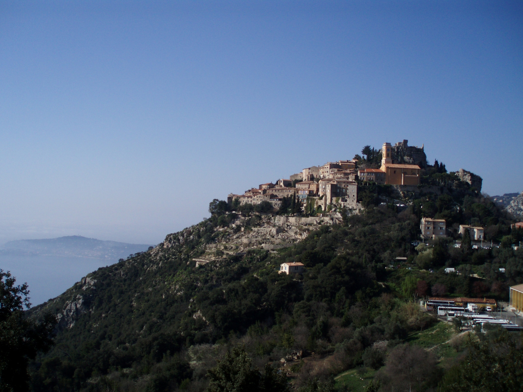 Дома на горе в Эз, Франция. Фото 30 – фотографии Франции