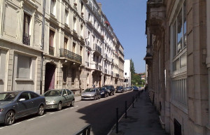 Улица в Безансоне, Франция – фотографии Франции