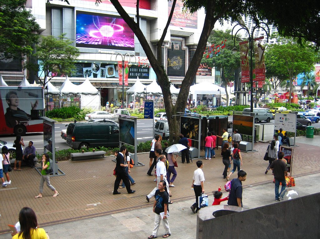 Орчард Роуд - торговая улица Сингапура – фотографии Сингапура