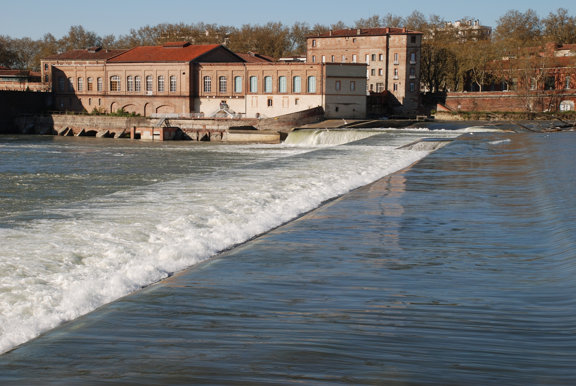 Река в Тулузе, Франция. Фото 2 – фотографии Франции