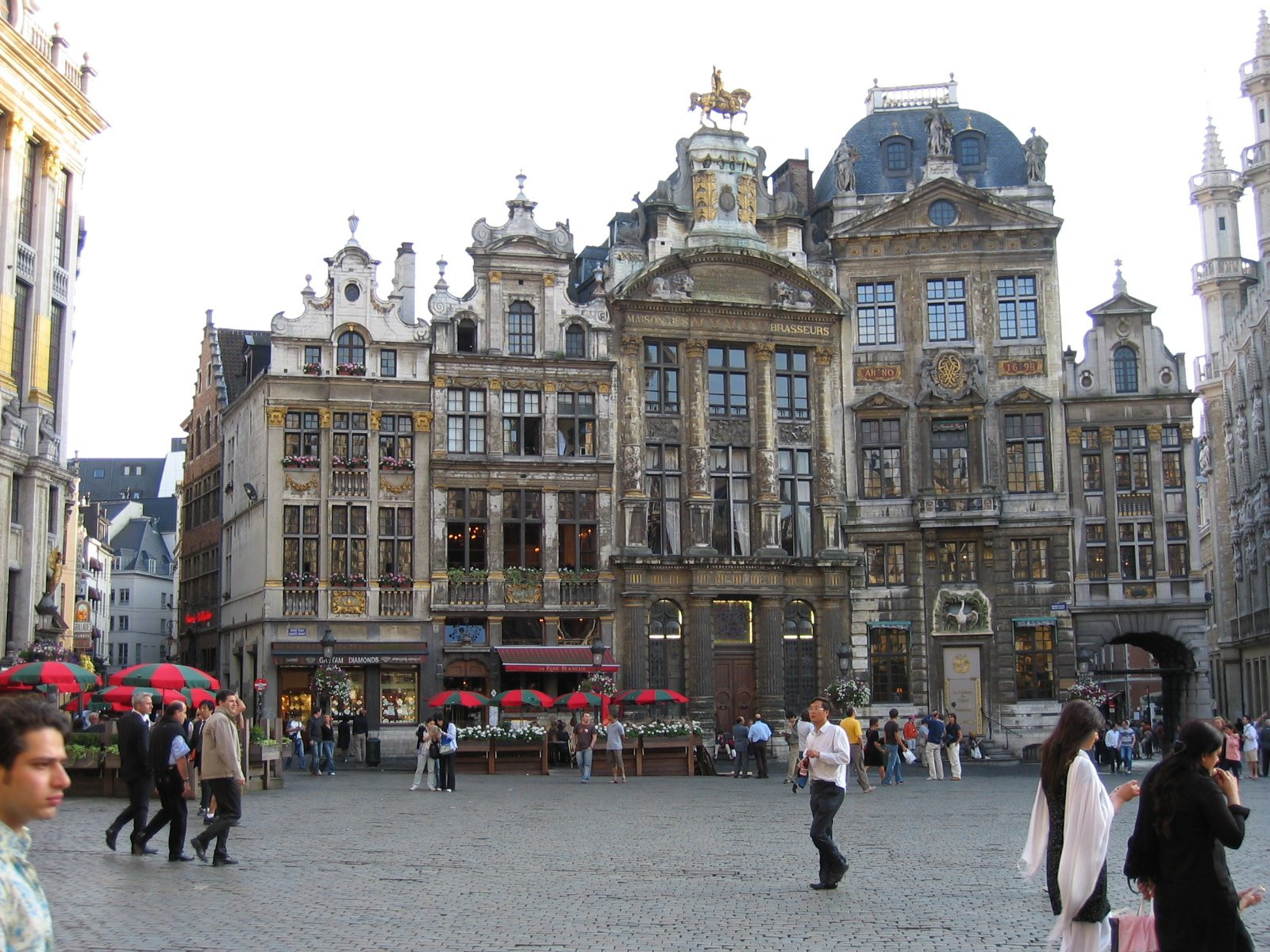 Дом Короля на Гран - Плас , в котором ныне Музей коммун Брюсселе – фотографии Бельгии