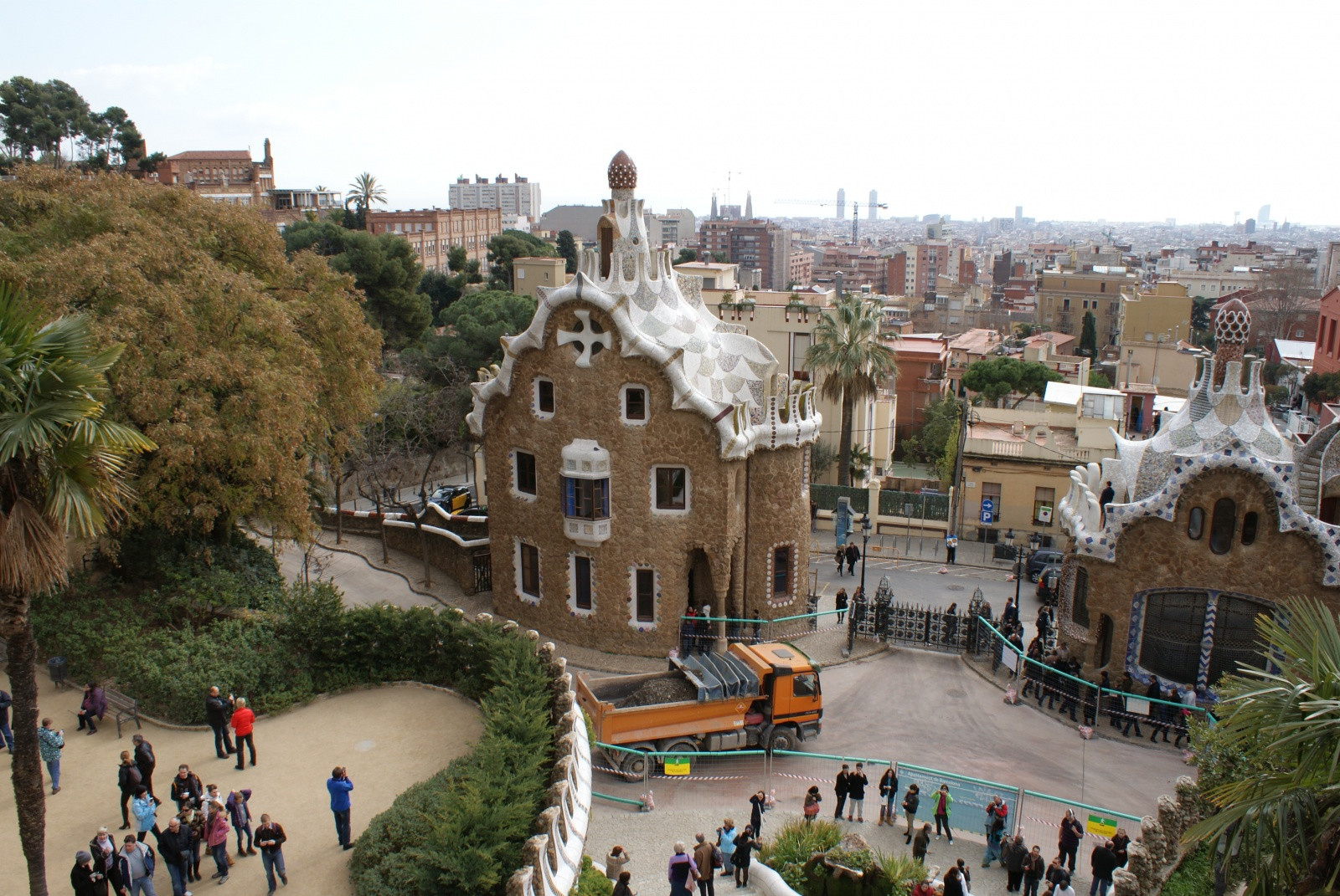 Парк Гуэль (Parque Güell) в городе Барселона – фотографии Испании