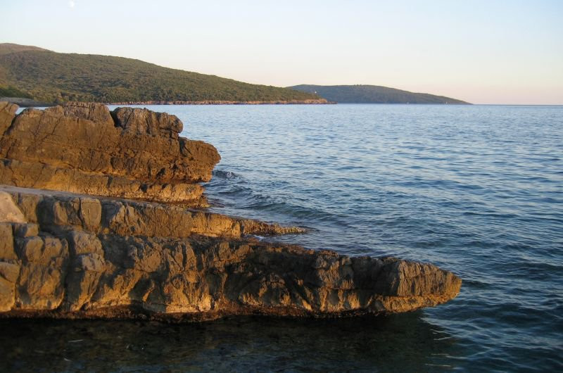 Скала в Милочер, Черногория. Фото 1 – фотографии Черногории