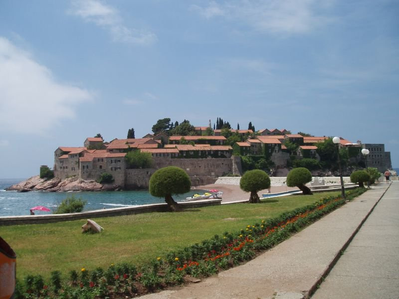 Набережная в Святой Стефан, Черногория. Фото 3 – фотографии Черногории