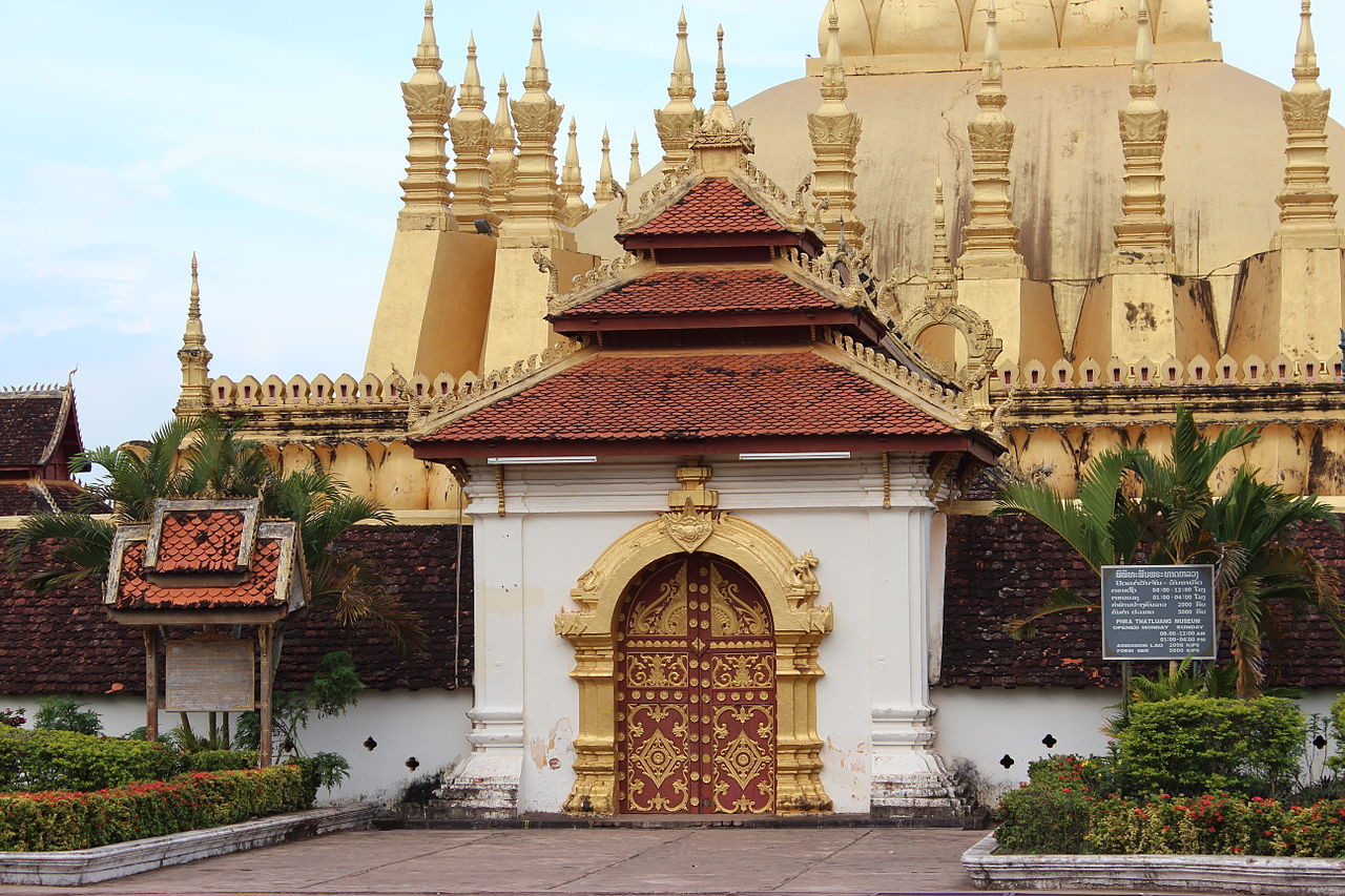 Буддийский монастырь в Вьентьяне- Тхат-Луанг. Лаос – фотографии Лаоса