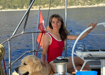 За штурвалом в морском путешествии по турецкому побережью – фотографии Турции