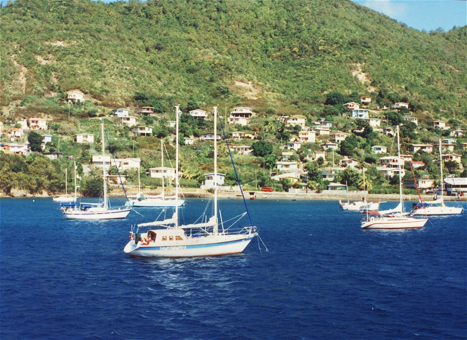 У побережье острова Бекия – фотографии Сент-Винсента и Гренадин