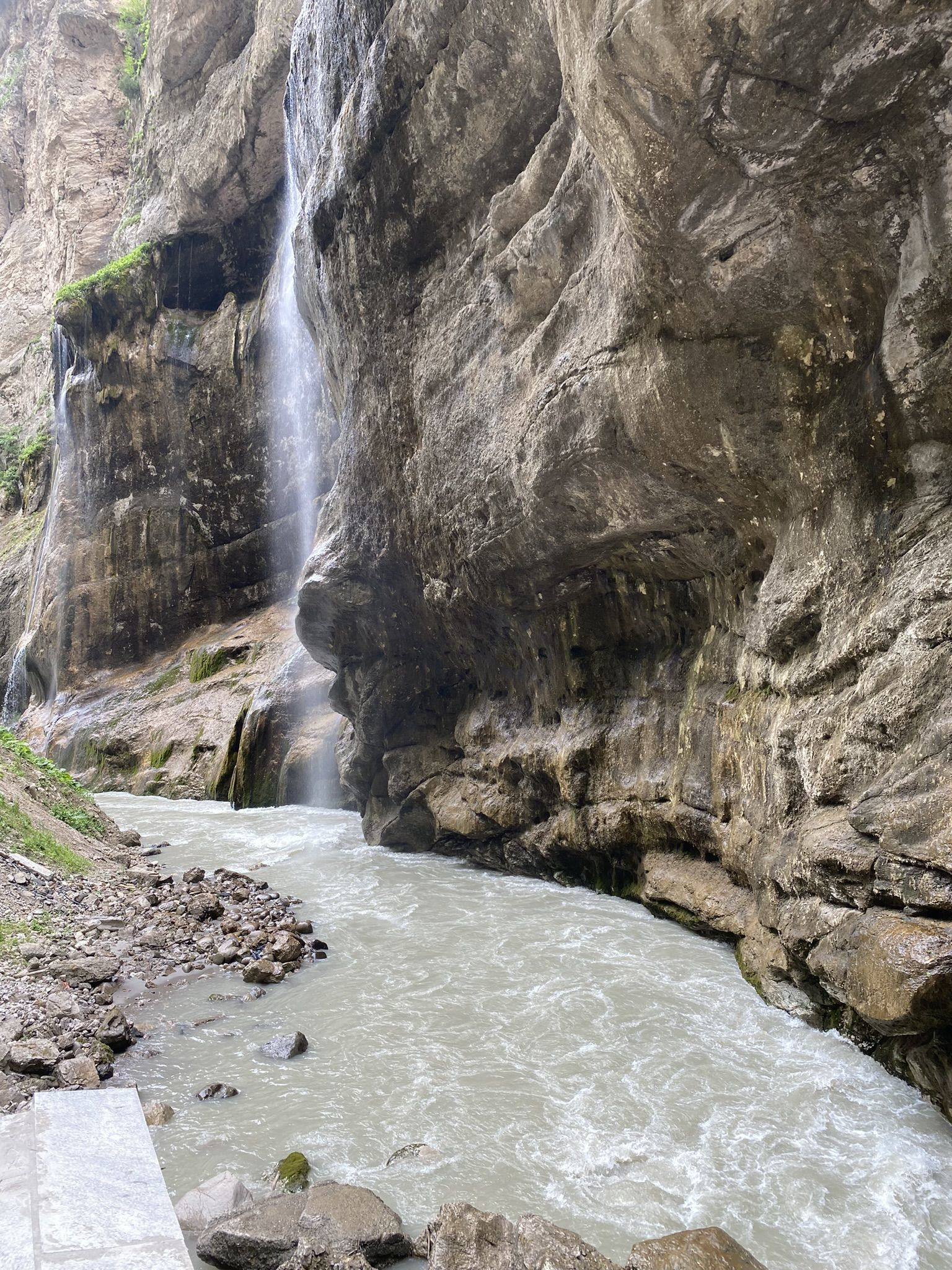 Чегемское ущелье и водопады, июнь 2022 – фотографии России