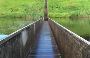 Мост Моисея или Мост под водой (Moses Bridge) в Голландии – фотографии Нидерландов