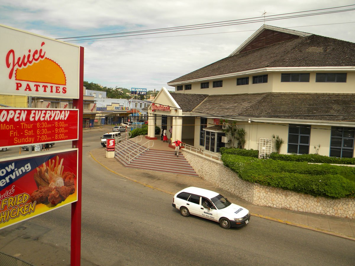 Дома в Мандевиле, Ямайка – фотографии Ямайки