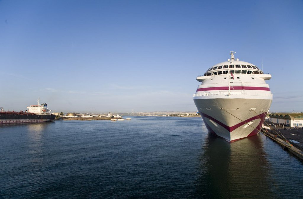 Корабль в Северном Тунисе – фотографии Туниса