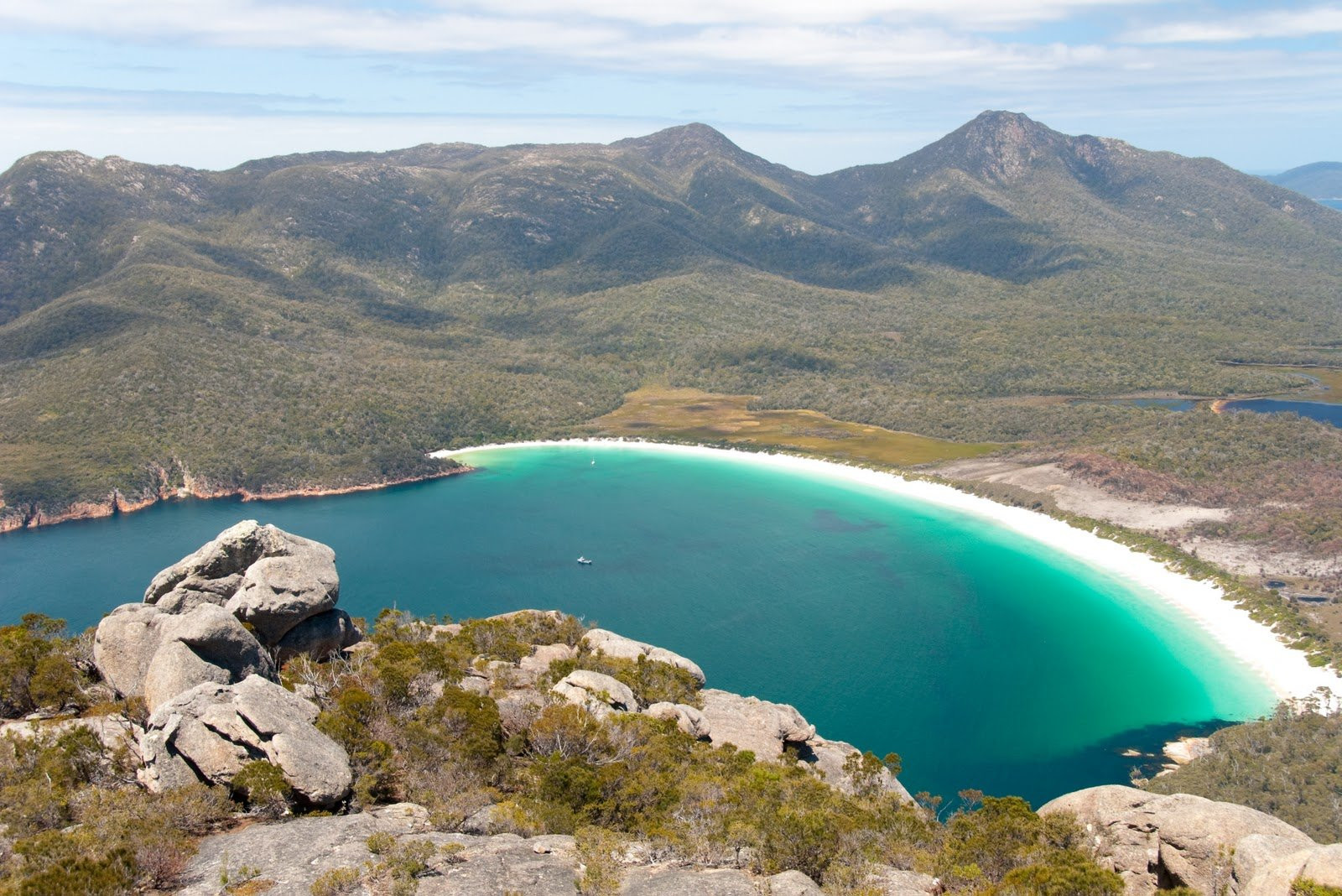 Панорамный вид Вайнглас-Бэй, Австралия. Фото 2 – фотографии Австралии