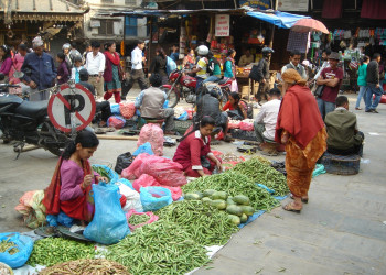 Торговля прёт – фотографии Непала