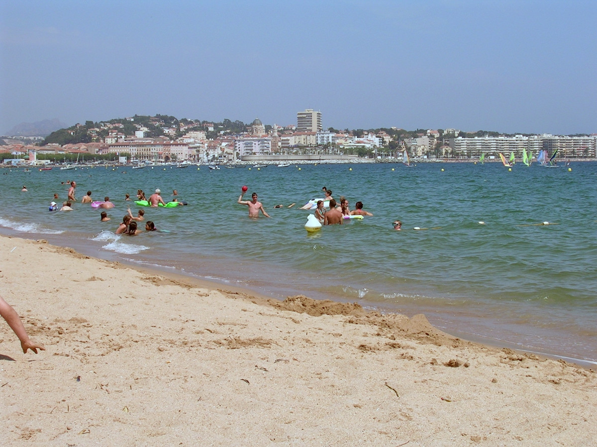 Пляж в Сен-Рафаэль, Франция. Фото 5 – фотографии Франции