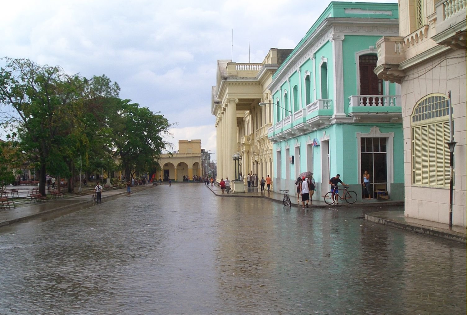 Улица в Санта-Клара, Куба – фотографии Кубы