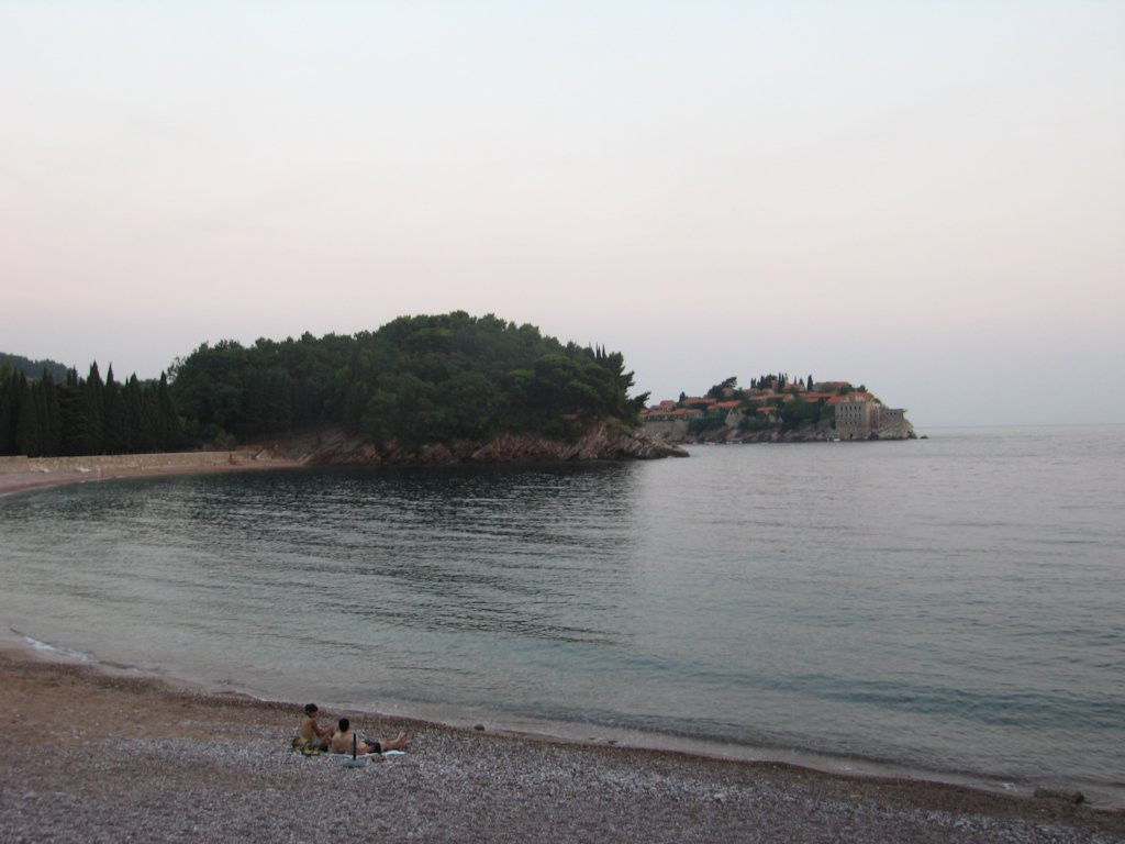 Пляж в Милочер, Черногория – фотографии Черногории