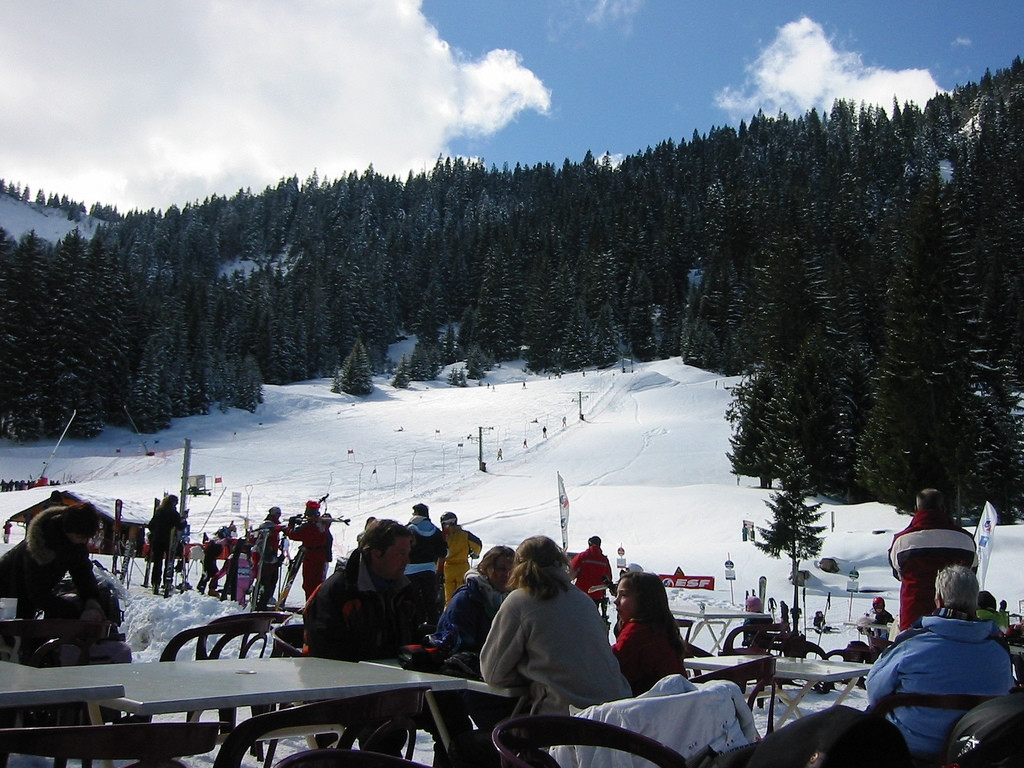 Кафе в Шателе, Франция – фотографии Франции