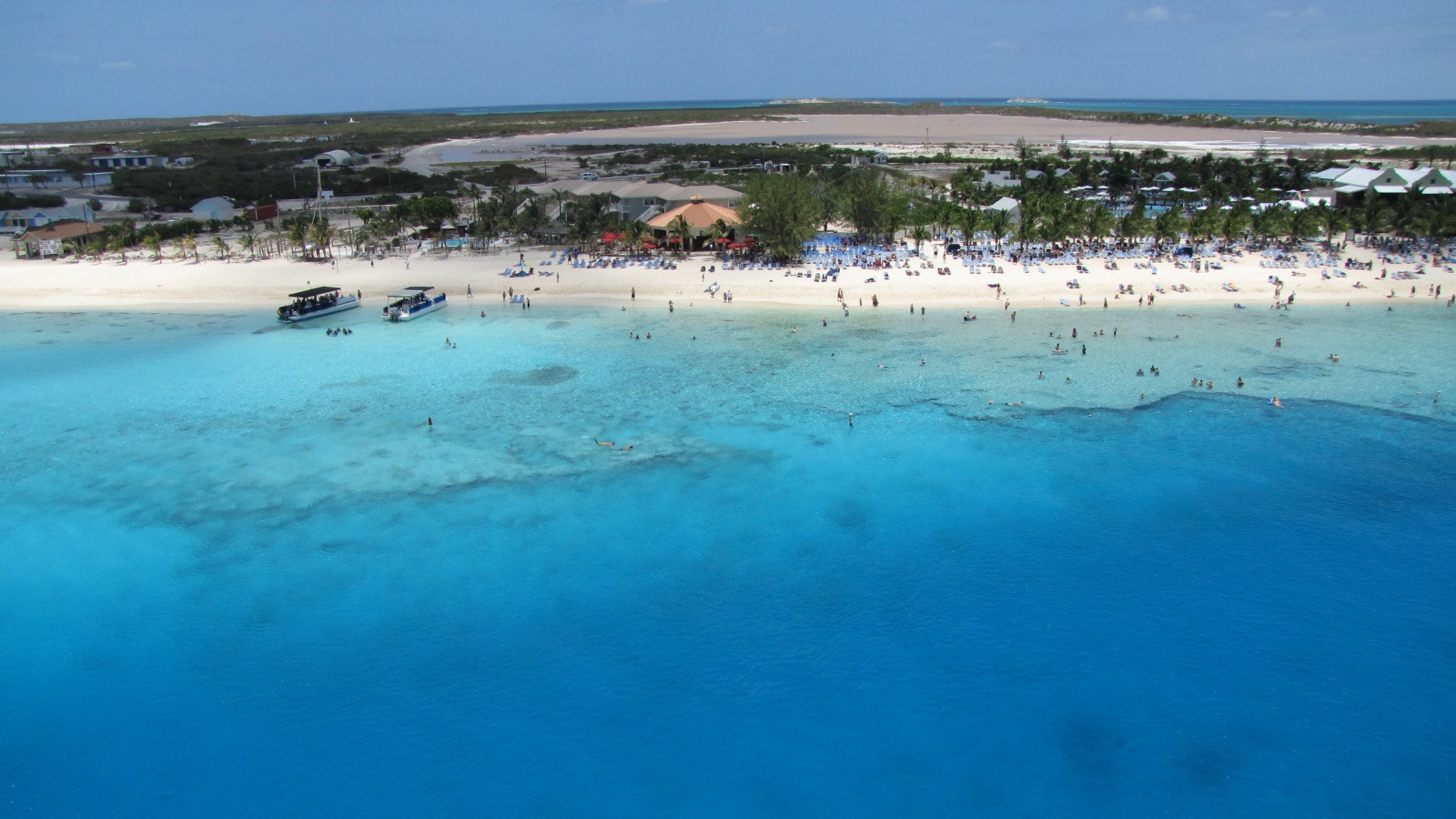 Пляжи на побережье Гранд-Тёрк, острова Тёркс – фотографии Тёркс и Кайкос