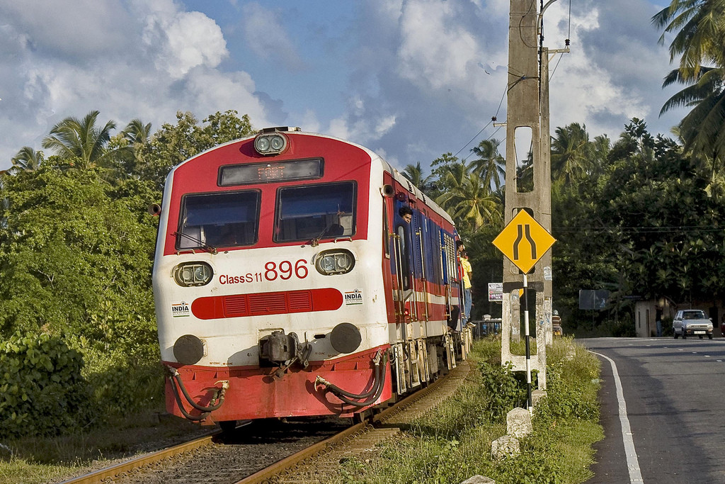 Поезд в Коcгоде – фотографии Шри-Ланки