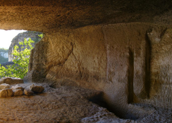 Пещеры Чуфут-Кале, Крымский полуостров. Фото 1 – фотографии России