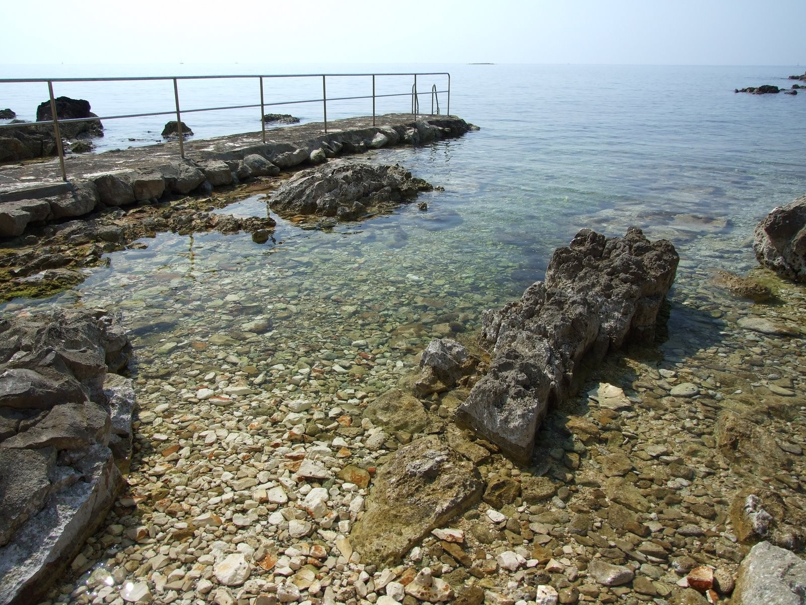 Берег в Фунтана, Хорватия – фотографии Хорватии