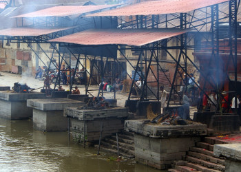 Кремации в Пашупатинатхе – фотографии Непала