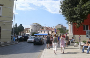 Улица в Рабац, Хорватия – фотографии Хорватии