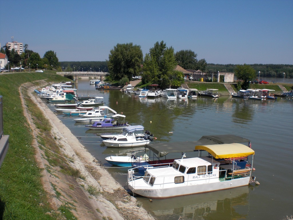 Яхты и катера в Словонии, Хорватия – фотографии Хорватии