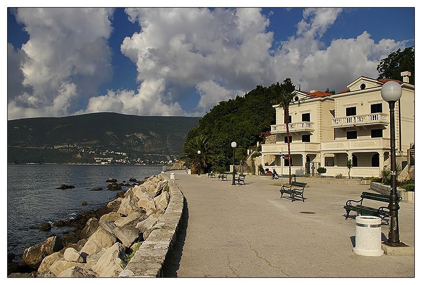 Набережная в Игало, Черногория – фотографии Черногории