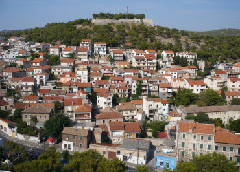 Дома в Шибеник, Хорватия. Фото 15 – фотографии Хорватии