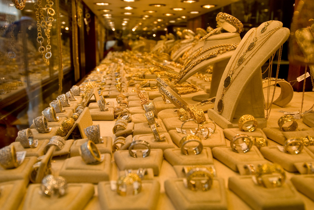 Золото на мосту Понте-Веккьо (Ponte Vecchio) – фотографии Италии