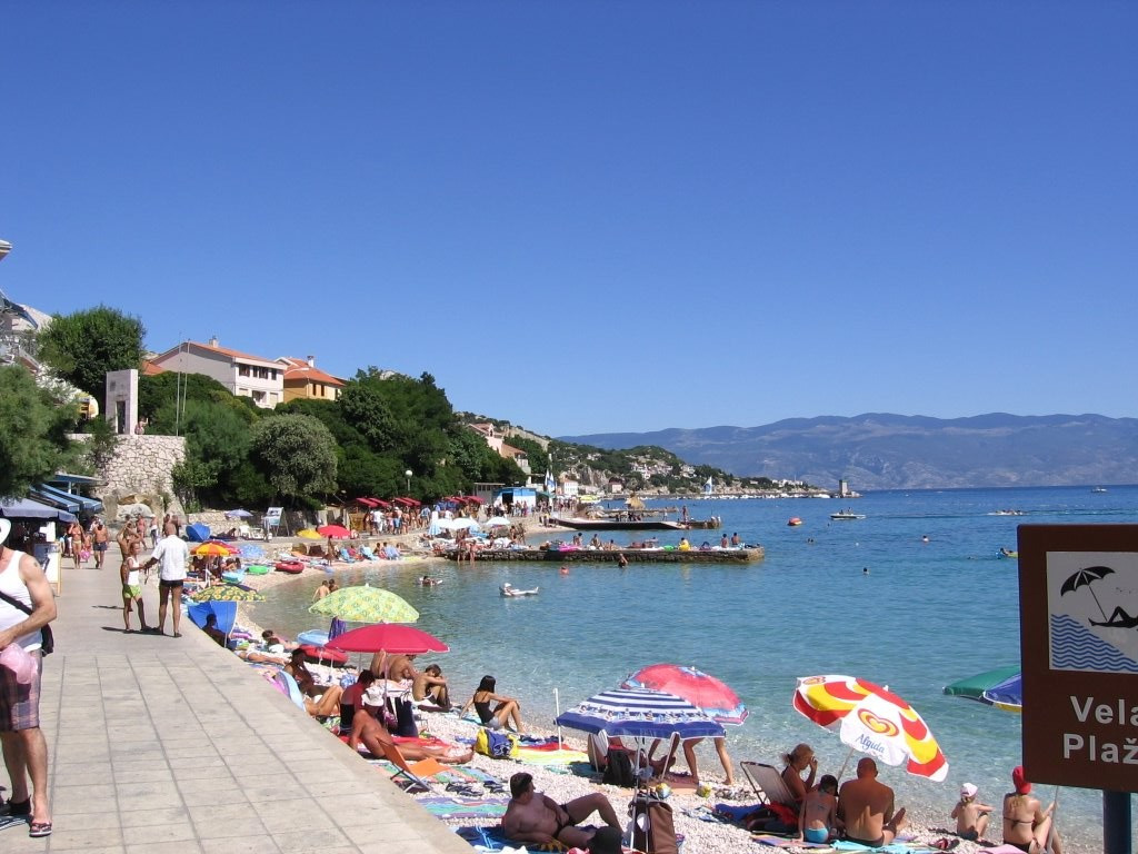 Люди на пляже в Башка, Хорватия. Фото 7 – фотографии Хорватии
