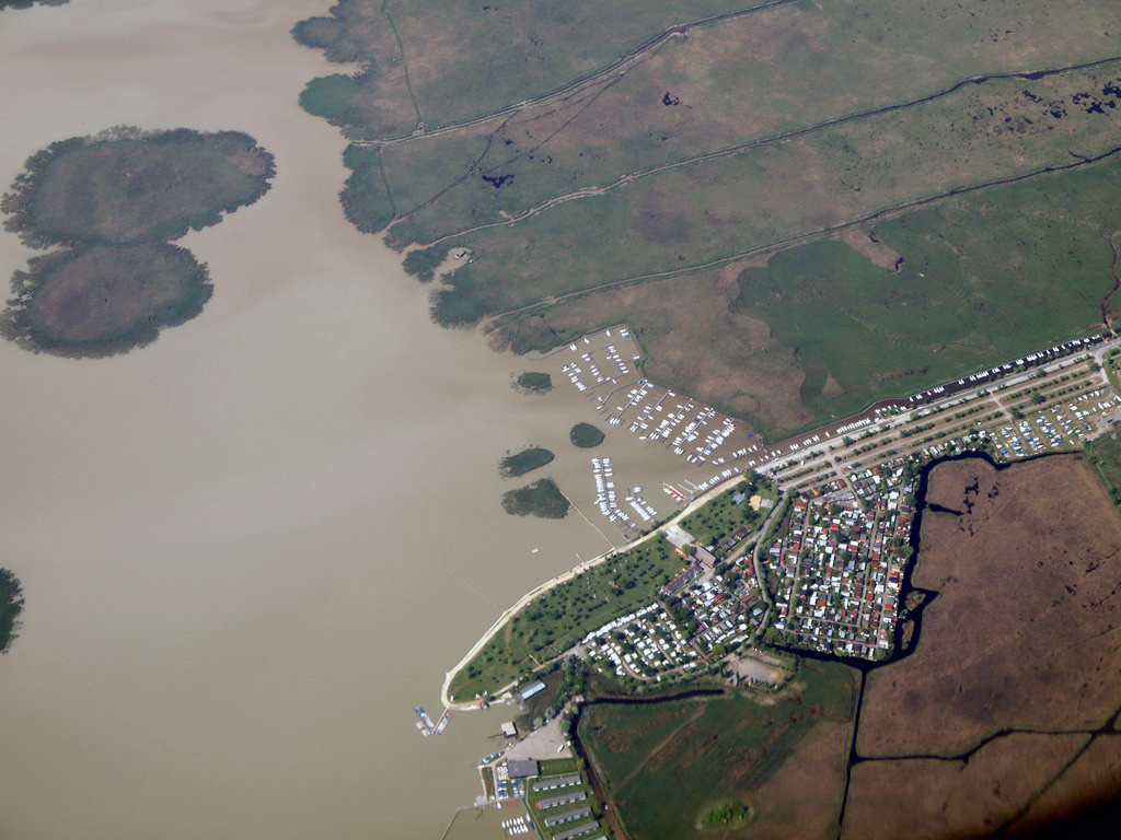 Нойзидлер-Зе (Neusiedler See) – крупное слабосолёное озеро – фотографии Австрии