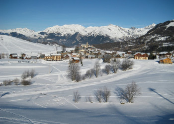 Деревня в Ле-Албиезе, Франция. Фото 2 – фотографии Франции