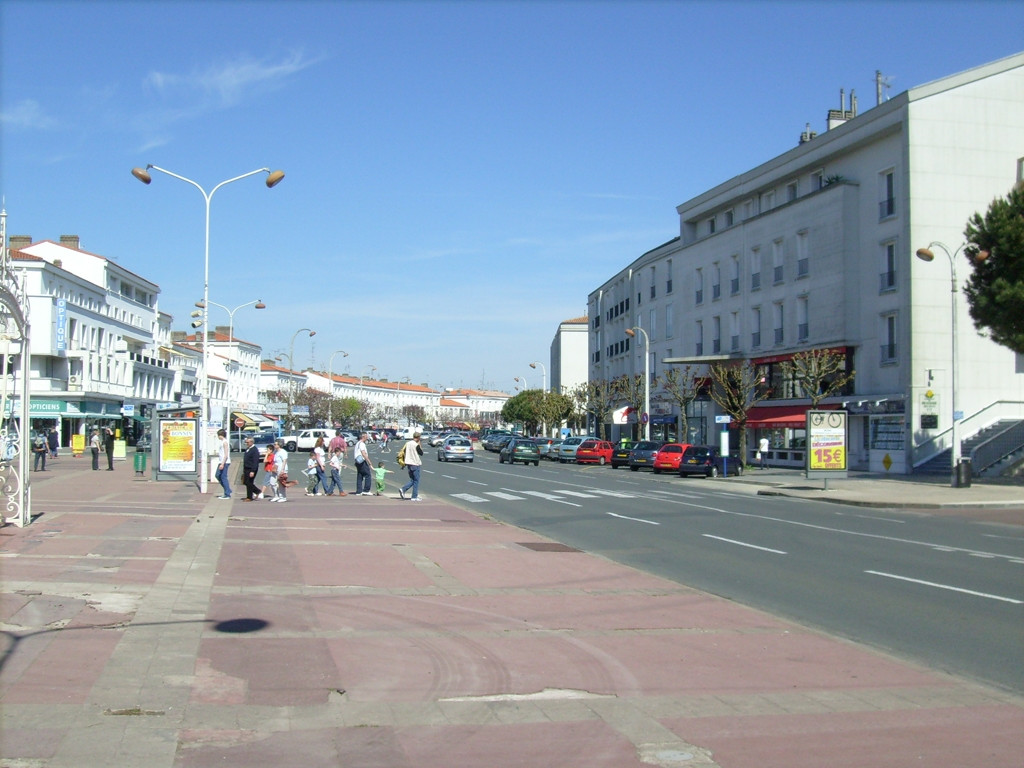 Улица в Руайяне, Франция. Фото 3 – фотографии Франции