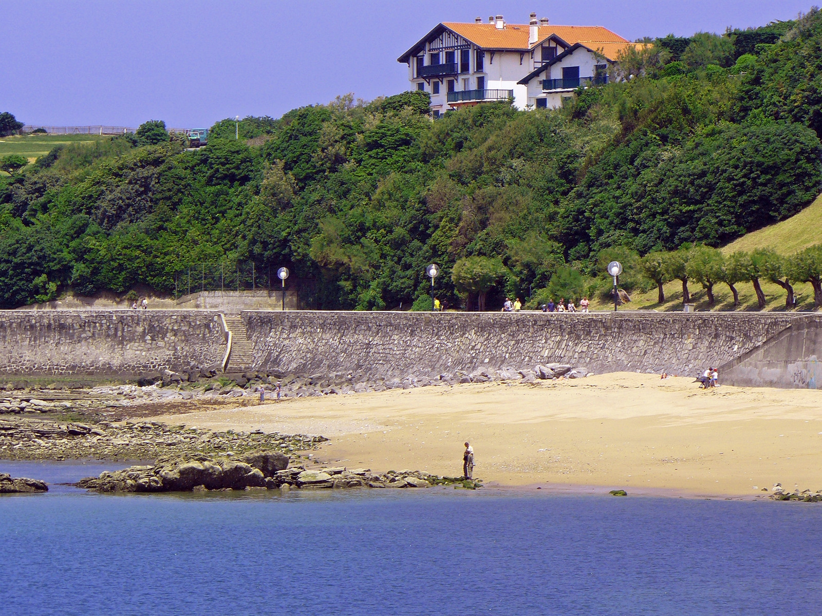 Набережная в Сен-Жан-де-Люз, Франция. Фото 5 – фотографии Франции