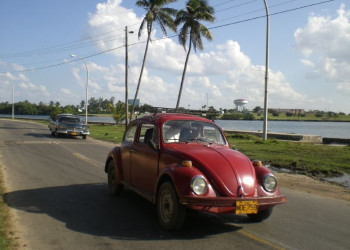 Машины в Варадеро, Куба – фотографии Кубы